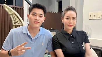 Nhật Kim Anh và cầu thủ Đình Bắc 'gây sốt'