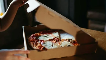 Cái kết của kẻ đặt 300 cái pizza đến nhà người khác