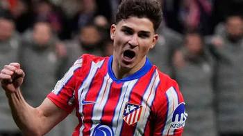 Julian Alvarez trầm cảm vì bế tắc chuyển nhượng