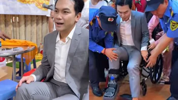 Mạnh Quỳnh ngồi xe lăn, chống nạng chạy show