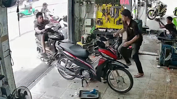 Sửa gấp giúp anh chiếc xe