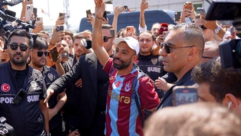 Sân bay Thổ Nhĩ Kỳ suýt ‘vỡ trận’ vì Mohamed Salah