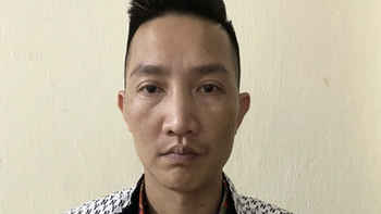 Huấn Hoa Hồng: Từ livestream đến 'giang hồ mạng' triệu người theo dõi