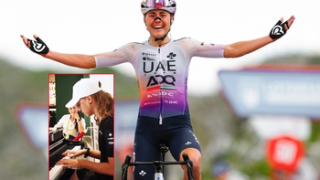 Tay đua gây sốt với tài chơi đàn piano ở Tour de France Femmes