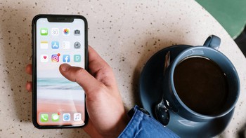 Tắt màn hình, bật đời thực: Lựa chọn mới của Gen Z