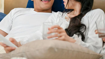 Phát hiện chồng vào khách sạn 180 lần với nhân tình