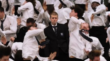 Loạt clip AI 'nhái' điệu nhảy của Yung Lean gây khó chịu