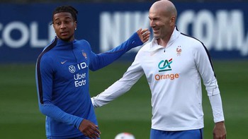 Zidane dẹp ‘show thời trang’ ngày tuyển Pháp hội quân