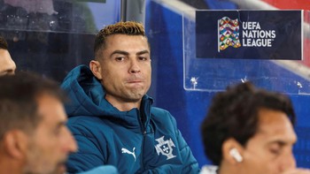 Lần đầu Ronaldo 'ngồi chơi' cả trận ở tuyển Bồ Đào Nha sau hơn 18 năm