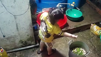 Mẹ cạn lời với nồi canh khổ qua 'vị' xà phòng của con gái