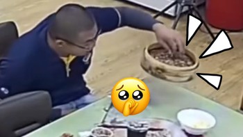 Khách ngơ ngác với nam nhân viên 'não cá vàng'
