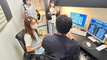 Dạ dày ‘thánh ăn’ Đài Loan phình to sau màn mukbang