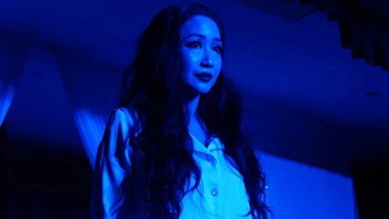 Hồng Vân mang 'Người vợ ma' sang Úc, vỡ òa trước hơn 1.200 khán giả