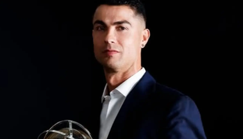 Cristiano Ronaldo: ‘Nhiều người bảo tôi nên dừng lại’
