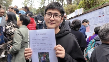 Vác mặt đến chợ mai mối, giám đốc 'giả nghèo' bị chê trình độ thấp