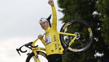 Fan sốc khi Áo vàng Tour de France Tadej Pogacar úp mở chuyện ‘hưu non’