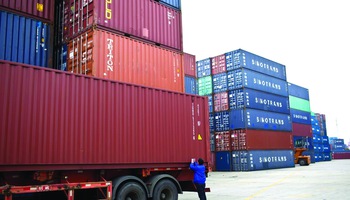 Khu thương mại tự do: Làm gì để tránh "áo mới, cơ thể cũ"?