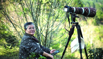 XUÂN TRONG NHỮNG BỨC ẢNH CỦA MỘT PHỤ NỮ 70 TUỔI…