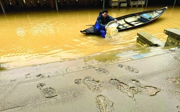 Quy hoạch để sống chung với lũ lụt, nắng nóng