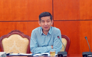 "Đồng chí này con đồng chí nào?"