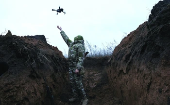 Drone viết lại các học thuyết phòng không