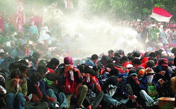 Indonesia: Sách sử và quan điểm của nhà nước