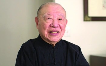 Trung Quốc chia tay "người thầy tinh thần" của giới trẻ