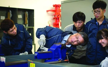 Trung Quốc: Để tránh "dư thừa bằng cấp, thiếu hụt kỹ năng"