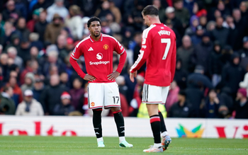 Gary Neville bóc mẽ thói xấu của dàn sao Man Utd