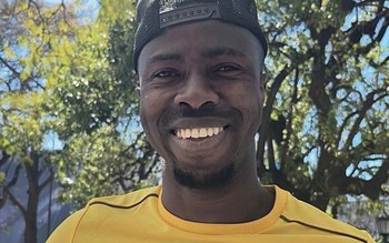 Tuyển thủ Benin thề phải xin được áo Messi