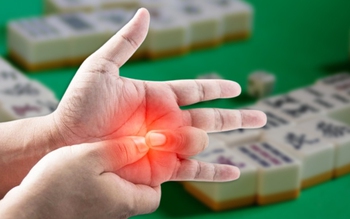 Nhập viện sau ba ngày đánh bài liên tục