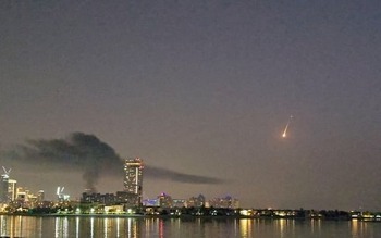 Giới nhà giàu Dubai tưởng tên lửa Iran là pháo hoa