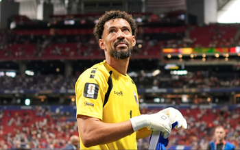 Người hùng World Cup Vozinha cầu xin ‘đừng đến với tôi vì quảng cáo’