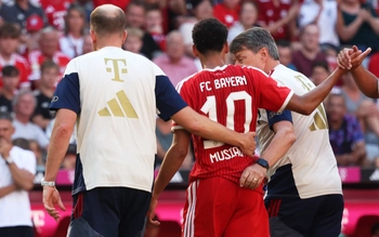 Sao Bayern Munich suýt xỉu trên sân vì nắng nóng