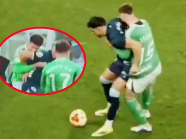 Cầu thủ Racing de Ferrol bị đuổi vì… cắn đối thủ