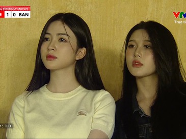 Danh tính 2 nữ cổ động viên xinh đẹp trong trận Việt Nam - Bangladesh