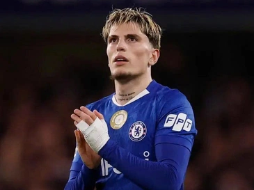 Fan Chelsea xôn xao trước động thái lạ của ngôi sao Garnacho