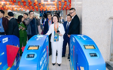 Visa ra mắt giải pháp 'chạm để di chuyển' đầu tiên tại Hà Nội trên tuyến Metro 2A Cát Linh - Hà Đông