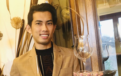 Chuyên gia thử nếm và phục vụ rượu vang