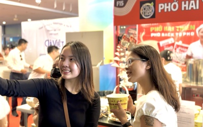 Giới trẻ ở Singapore nô nức check-in tại Vietnam Phở Festival 2025