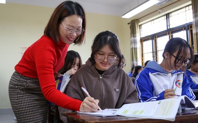 Tin tức sáng 31-10: Sẽ cân đối để tăng lương sớm hơn; Công đoàn tặng 2.500 vé tàu, máy bay Tết