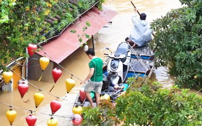 Flycam toàn cảnh lũ tại Hội An chạm mốc lịch sử năm Thìn 1964