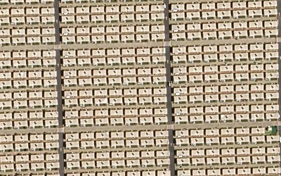 Ảnh chụp vệ tinh những khu nhà công nhân khổng lồ giống hệt nhau ở siêu đô thị ngàn tỉ đô Neom