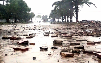 Năm nào mưa bão đến, vỉa hè sông Hàn lại tan hoang: Đà Nẵng khắc phục thế nào?