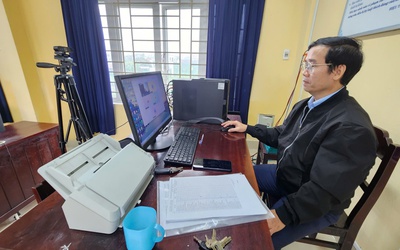 Trường vùng ngập lụt ở Huế đón 20-11 online