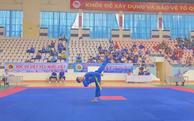 Cuộc thi Lan tỏa năng lượng tích cực 2025: Vinh quang trên sàn đấu, ngọn lửa trên bục giảng