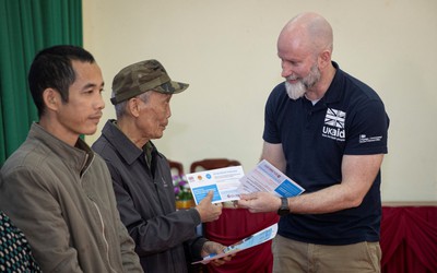 Anh tăng viện trợ lên 27 tỉ đồng hỗ trợ Việt Nam khắc phục hậu quả bão lũ