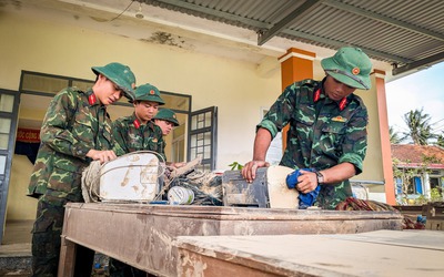 Trường lớp đã sẵn sàng, nhưng học trò tâm lũ nhiều nơi chưa thể tới lớp
