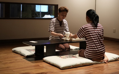 Xem concert của G-DRAGON mua sắm tẹt ga, xem thực cảnh, chèo thuyền tới xông hơi chuẩn Hàn Quốc