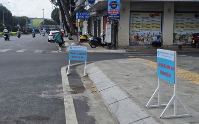 Tùy tiện dựng biển 'cấm đậu xe' ở Cần Thơ